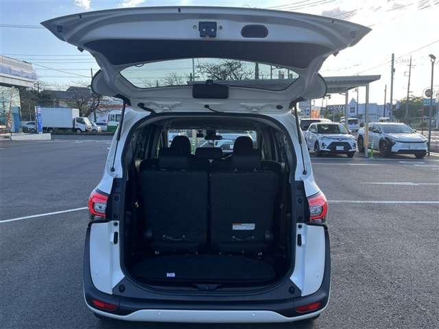Toyota Sienta 11