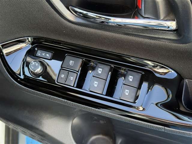 Toyota Voxy 11