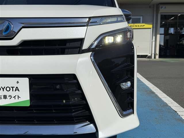 Toyota Voxy 9