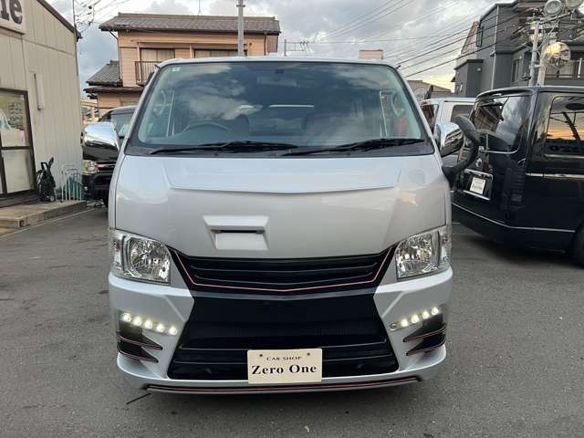 Toyota Hiace Van 2