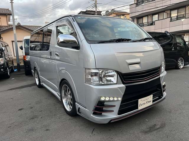 Toyota Hiace Van 3