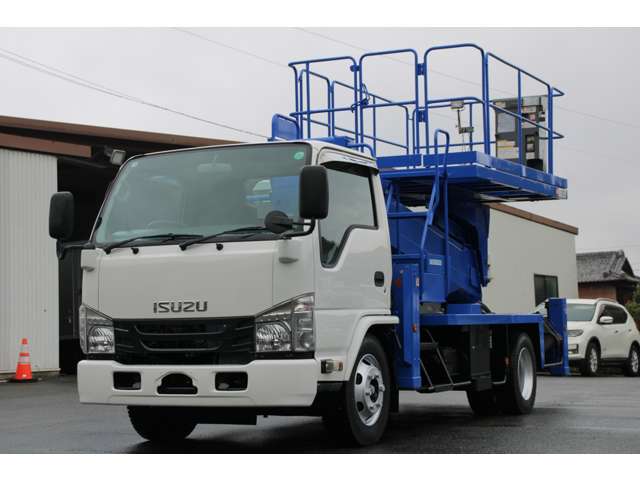 Isuzu Elf 12