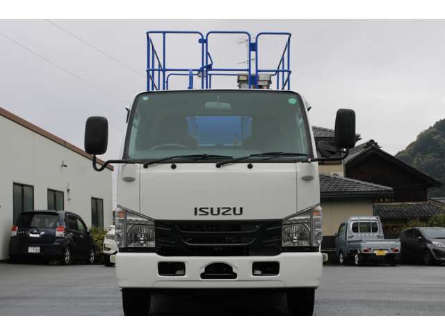 Isuzu Elf 2