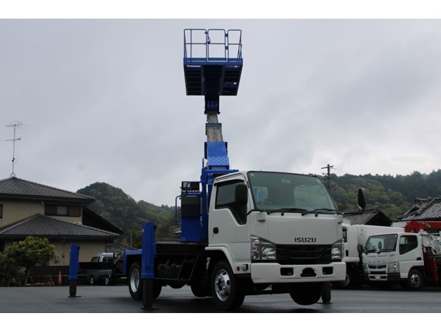 Isuzu Elf 3