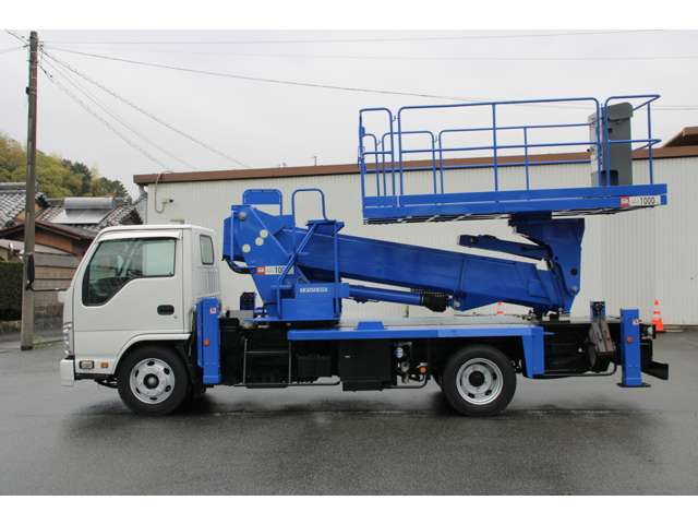 Isuzu Elf 6