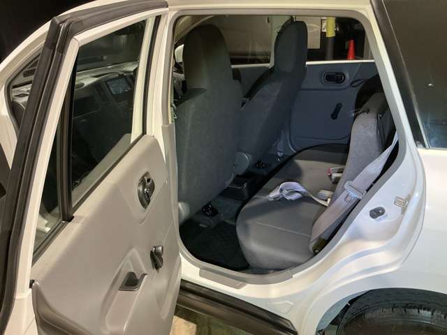 Nissan NV150 AD 11