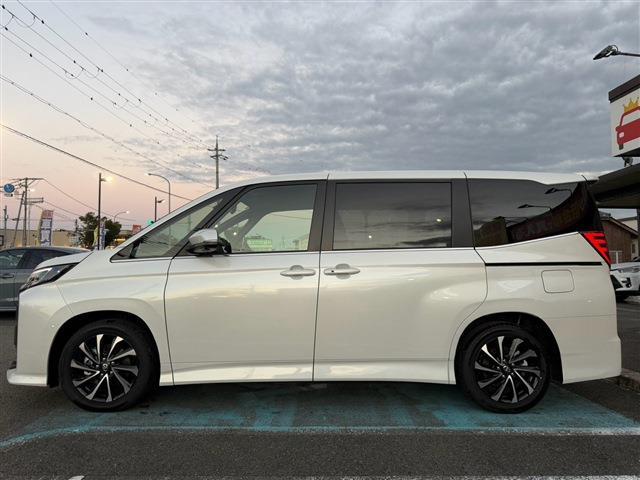 Toyota Noah 12