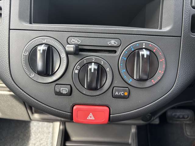 Nissan AD 11