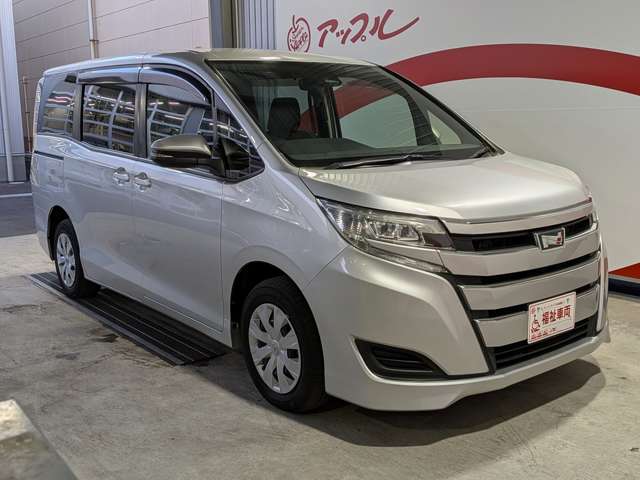 Toyota Noah 5