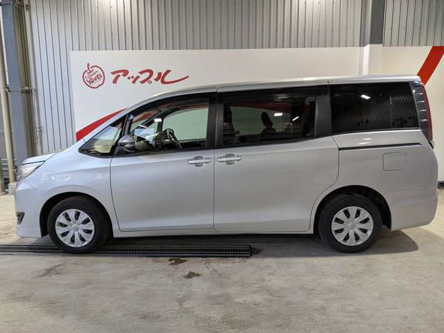 Toyota Noah 7