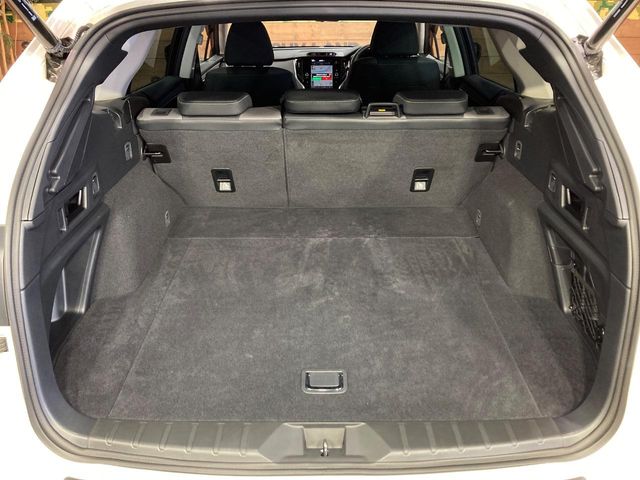 Subaru Legacy Outback 11