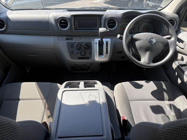 Nissan NV350 Caravan 3