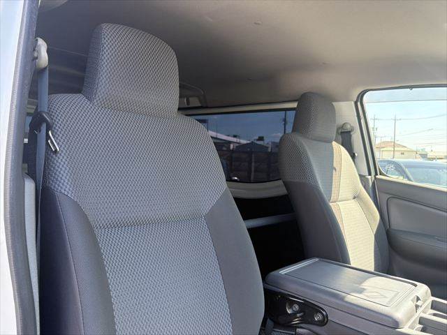 Nissan NV350 Caravan 8