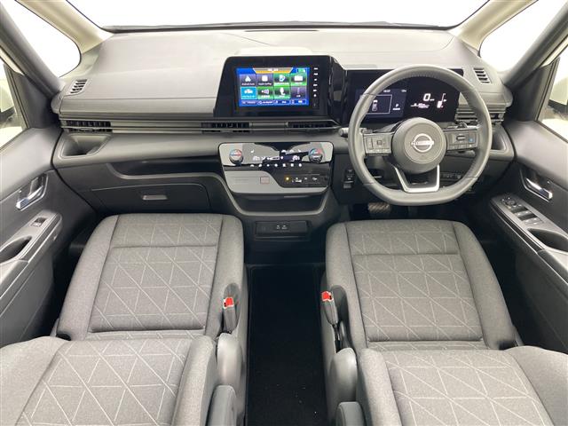 Nissan Serena 4
