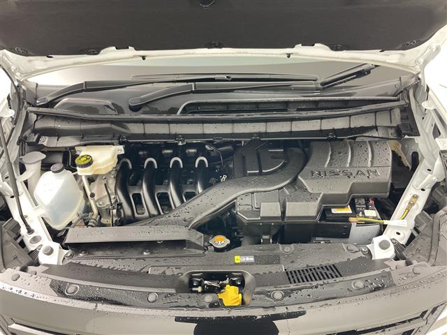 Nissan Serena 8