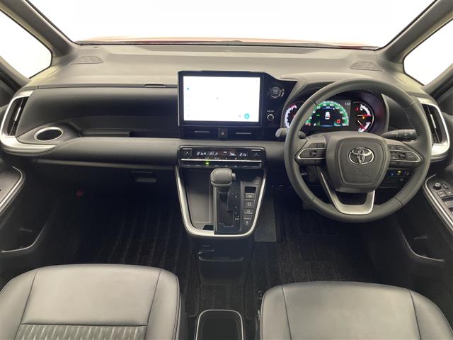 Toyota Noah 5