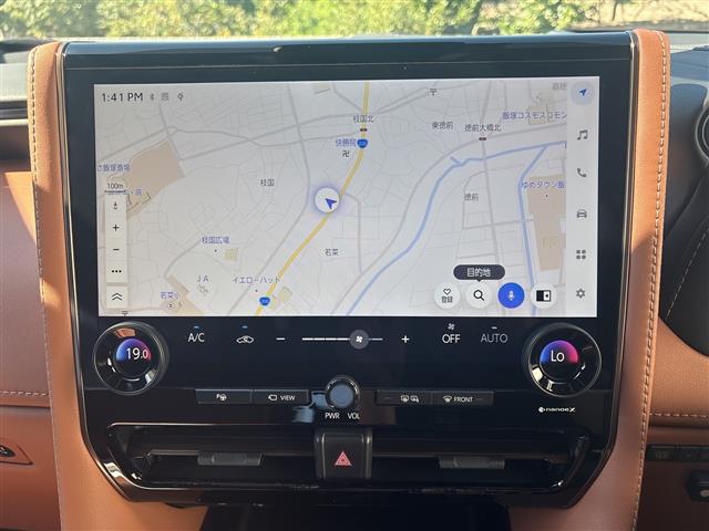 Toyota Vellfire 5