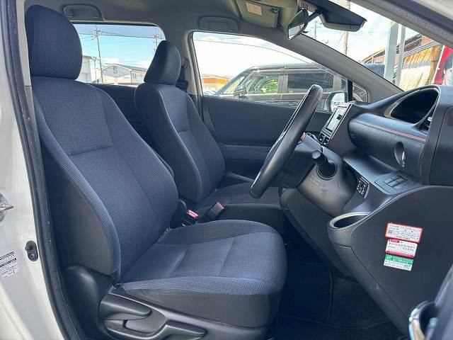 Toyota Sienta 7