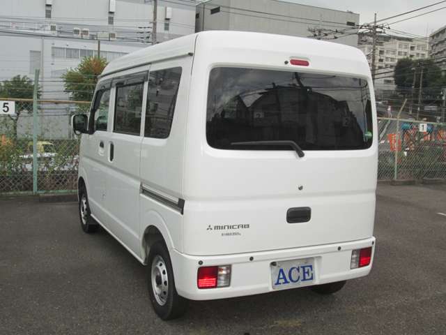 Mitsubishi Minicab Van 6