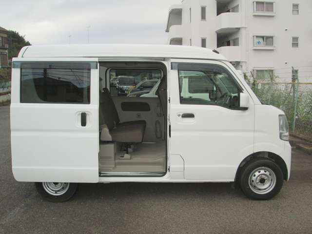 Mitsubishi Minicab Van 8