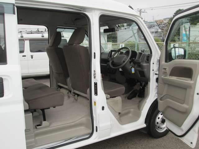 Mitsubishi Minicab Van 9