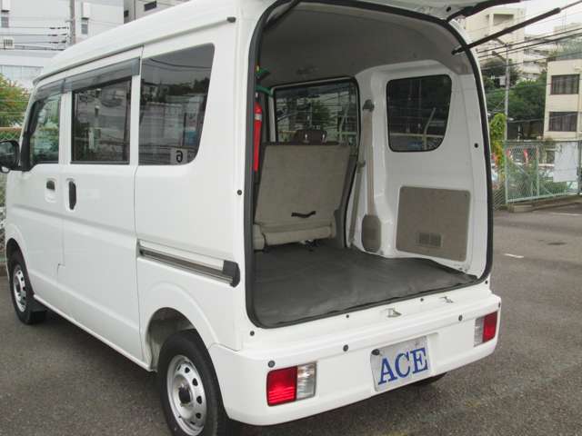 Mitsubishi Minicab Van 10