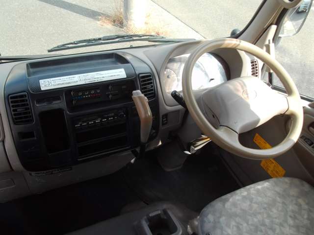 Hino Dutro 4