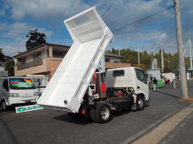 Hino Dutro 9