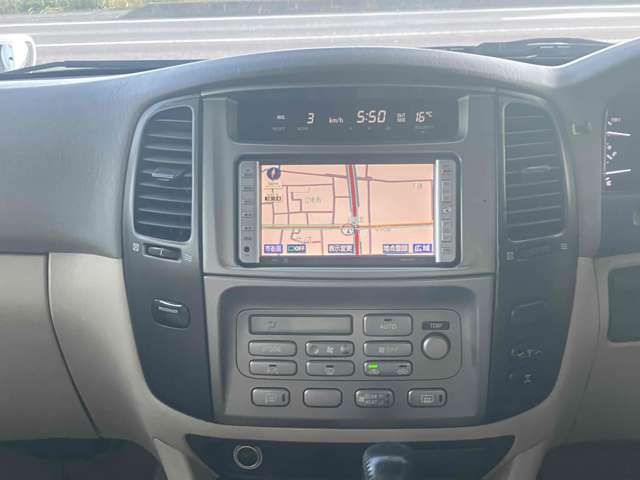 Toyota Land Cruiser 100 12