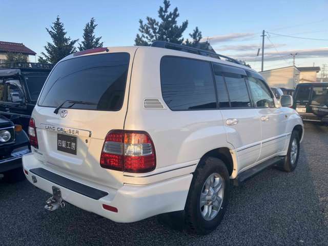 Toyota Land Cruiser 100 5