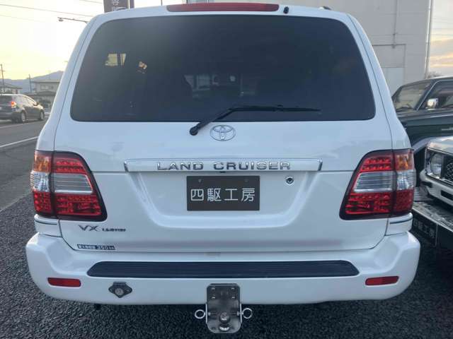 Toyota Land Cruiser 100 6