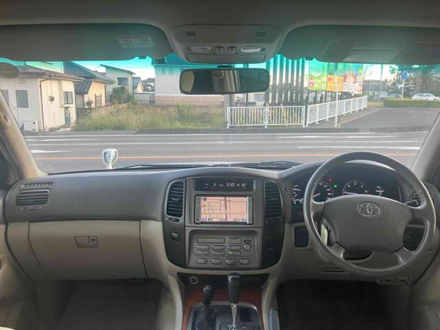 Toyota Land Cruiser 100 9