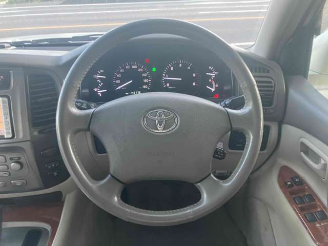 Toyota Land Cruiser 100 10