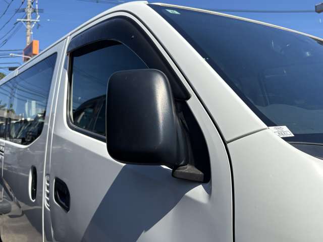 Nissan NV350 Caravan 10