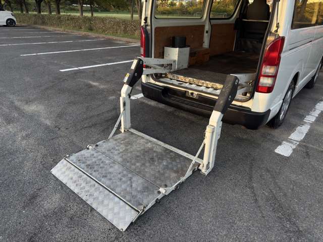 Toyota Hiace Van 10