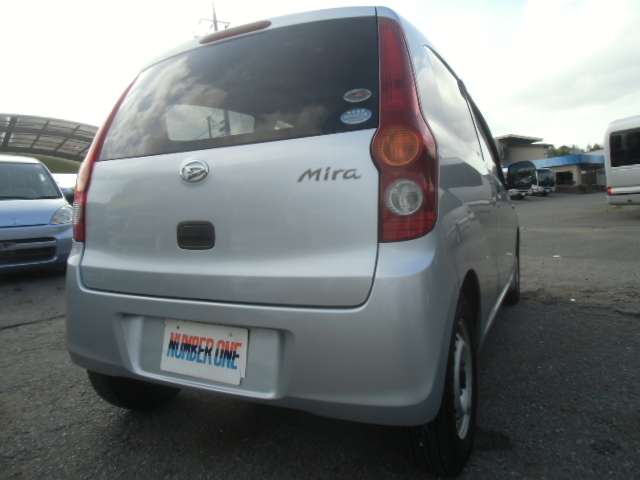Daihatsu Mira 9
