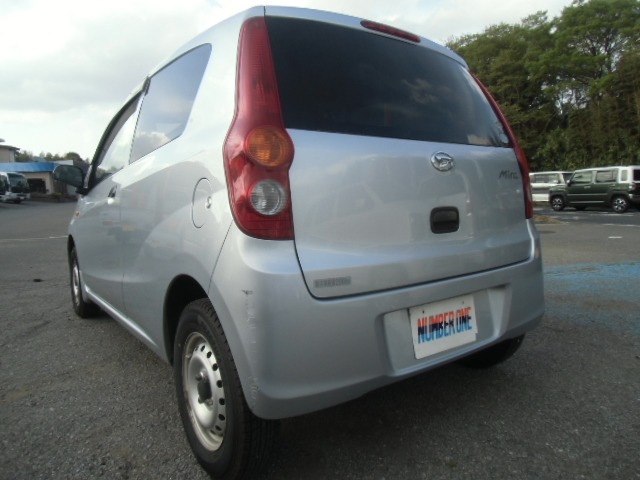 Daihatsu Mira 10