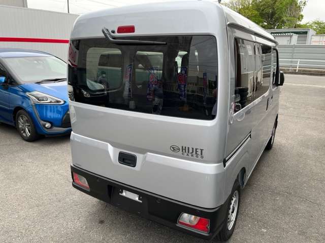 Daihatsu Hijet Cargo 7