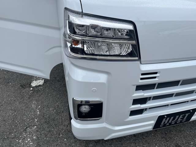 Daihatsu Hijet Cargo 5