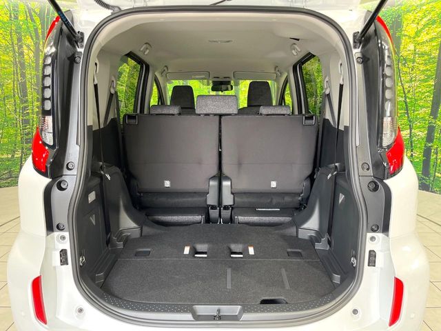 Toyota Sienta 11