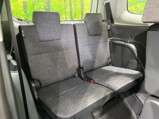 Toyota Sienta 10