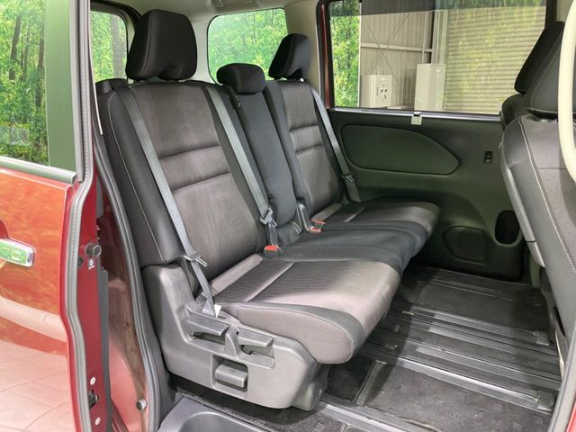 Nissan Serena 9