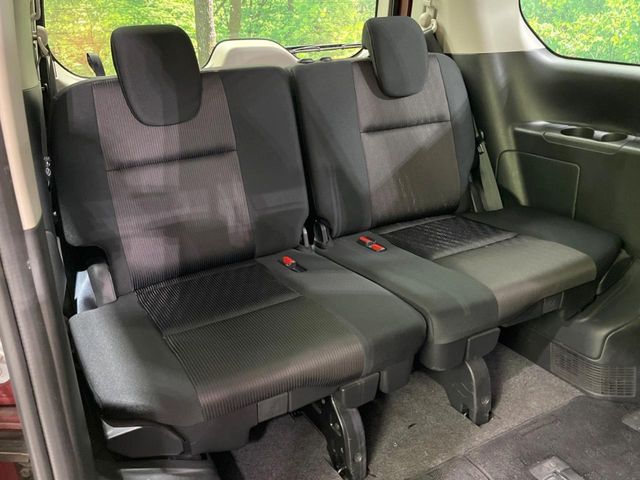 Nissan Serena 10