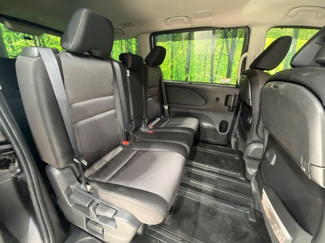 Nissan Serena 10