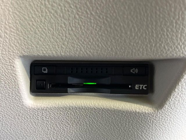 Toyota Sienta 5