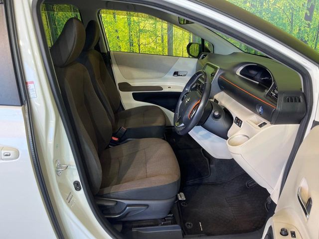 Toyota Sienta 8