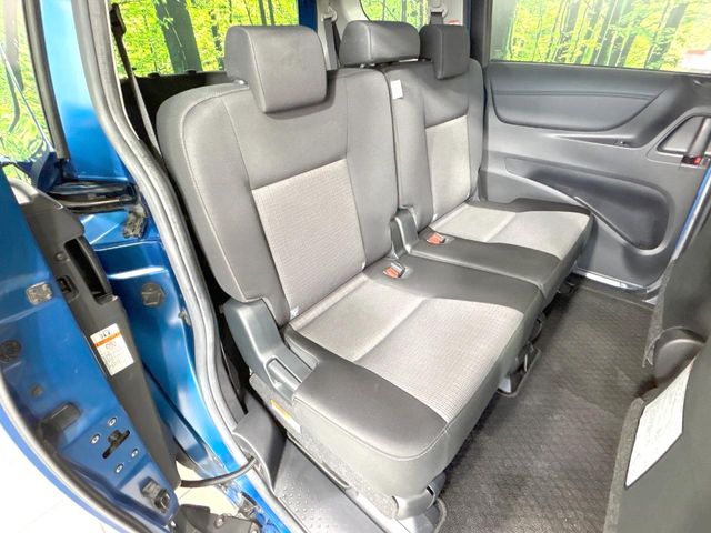 Toyota Sienta 9