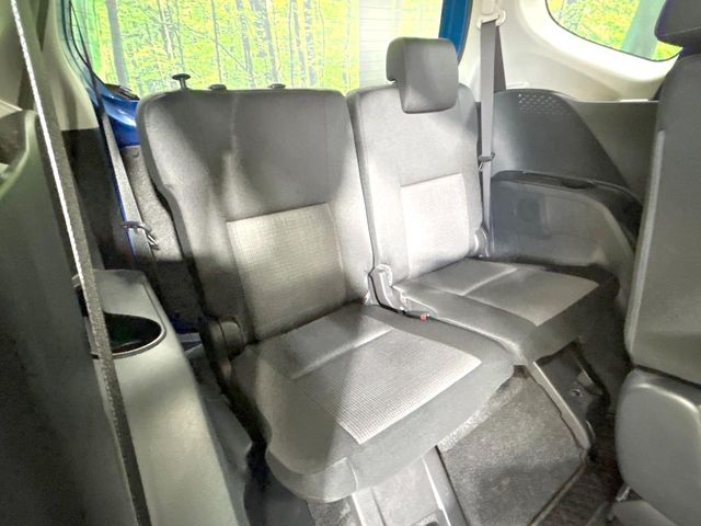 Toyota Sienta 10
