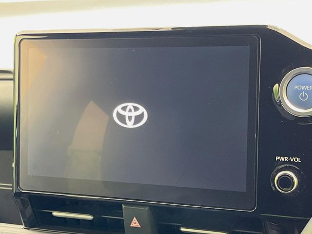 Toyota Voxy 3