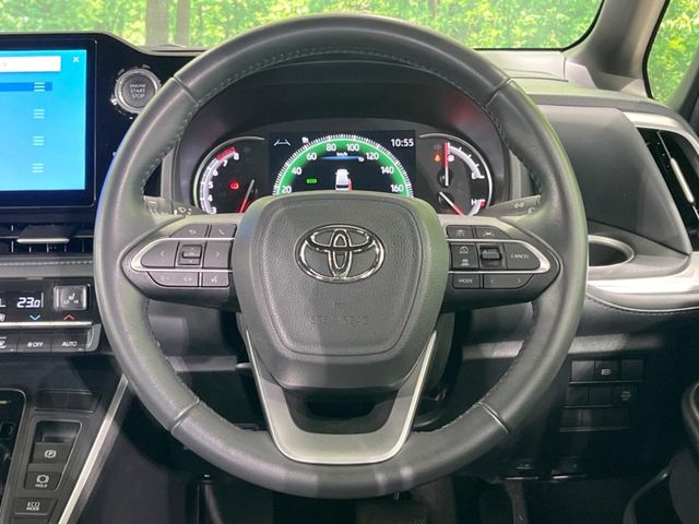 Toyota Voxy 12